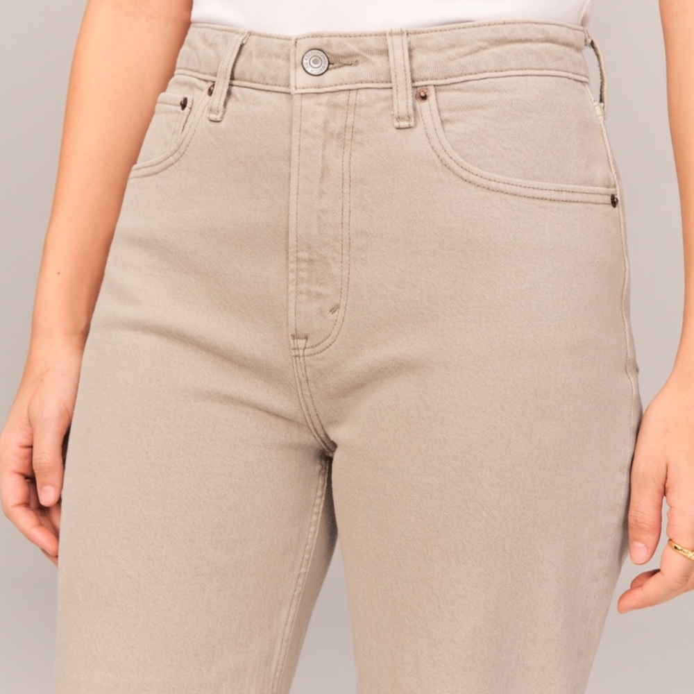 Abercrombie & Fitch Curve Love High Rise 90s Relaxed Jean - Picture 2 of 6